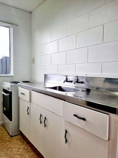 Family Apartment, 2 Bedrooms, Non Smoking, Kitchen (Family unit) | Private kitchen | Fridge, microwave, oven, stovetop