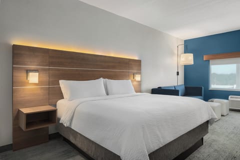 Down comforters, in-room safe, individually furnished, desk