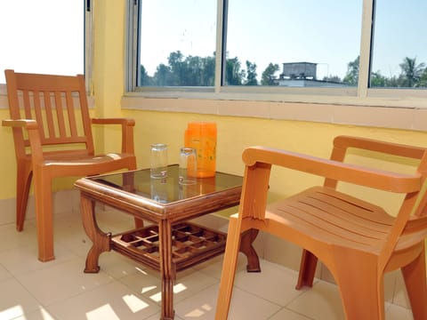 Deluxe Double Room, 1 Bedroom | Dining