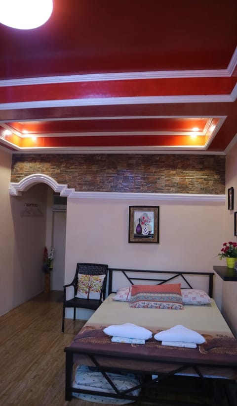 Triple Room with Bathroom 1 | Desk, iron/ironing board (on request), rollaway beds, WiFi (free)