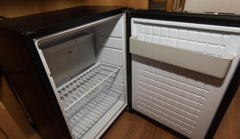 Mini-refrigerator