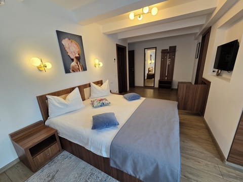 Double Room | Desk, iron/ironing board, free cribs/infant beds, free WiFi
