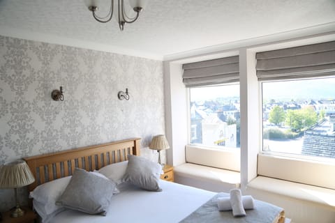 Individually furnished, desk, soundproofing, iron/ironing board