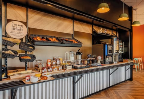 Daily buffet breakfast for a fee