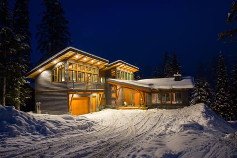 Welcome to Aurora House. We invite you to experience the beauty of our home.