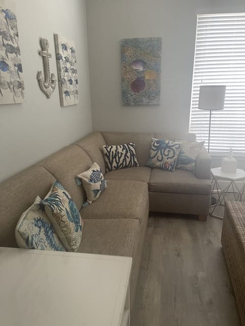 Large living area with new floors 