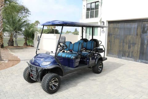 Guests Will Enjoy a Free 6 Seat Golf Cart with Rental!