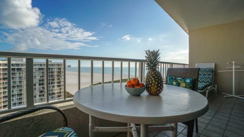 Relax on the Sea Mar Oversized Lanai - perfect for morning breakfast!