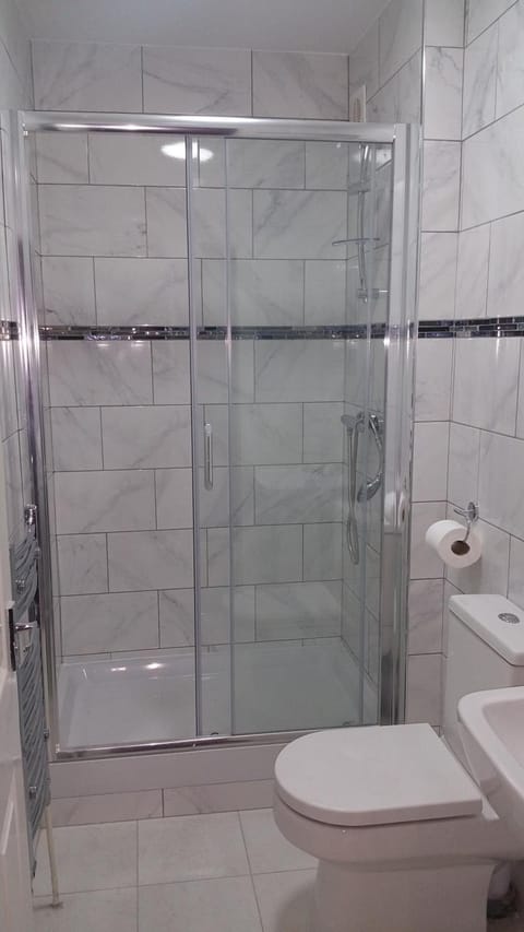 Shower, free toiletries, hair dryer, towels