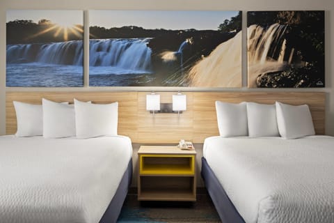 In-room safe, soundproofing, free cribs/infant beds, bed sheets