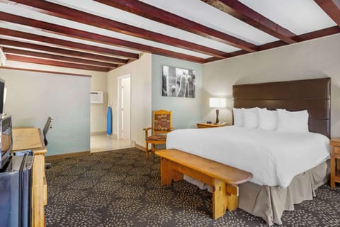 In-room safe, desk, laptop workspace, iron/ironing board