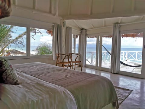 Master Suite Oceanfront Terrace /Jacuzzi | Premium bedding, in-room safe, individually decorated, free WiFi
