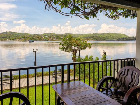 Riverfront Family Room | Living area | TV