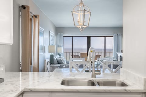 Condo, 3 Bedrooms | Interior