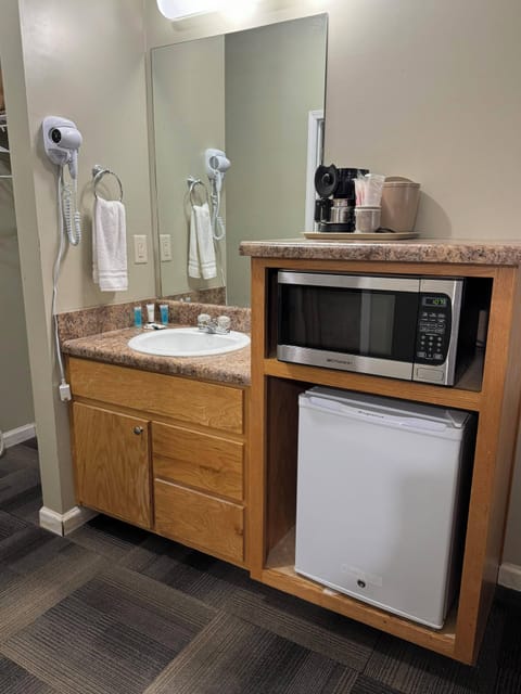 Basic Double Room | Free WiFi, bed sheets