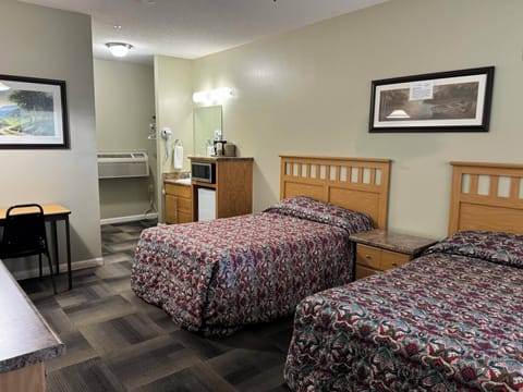 Basic Double Room | Free WiFi, bed sheets