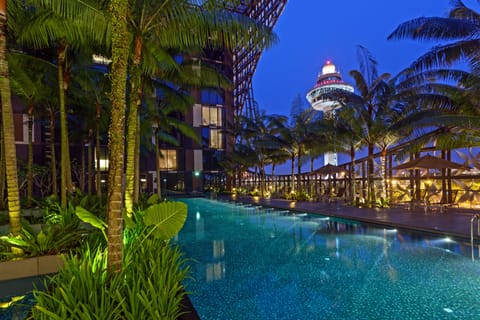 Outdoor pool, pool umbrellas, sun loungers
