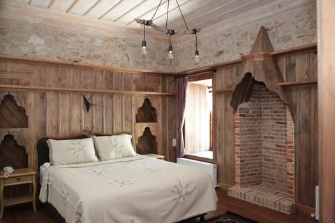 Standard Double Room | Minibar, desk, laptop workspace, free WiFi