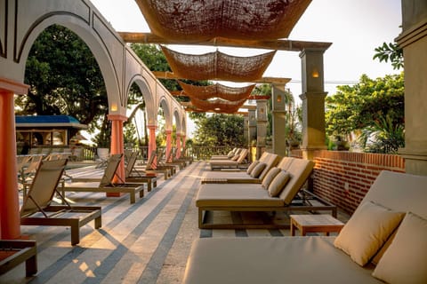 3 outdoor pools, open 8 AM to 8:00 PM, free cabanas, pool umbrellas