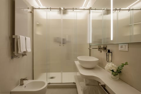 Panoramic Apartment, 1 Bedroom, Annex Building (4 pax) | Bathroom | Shower, free toiletries, hair dryer, slippers