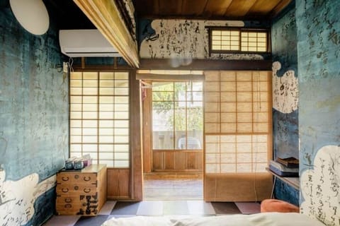 Twin Room with Shared Bathroom (Moon) | Free WiFi, bed sheets