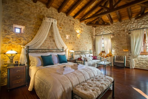 Premium Double Room | In-room safe, desk, laptop workspace, soundproofing