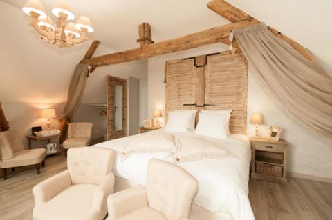 Premium bedding, soundproofing, cribs (free), WiFi (free)