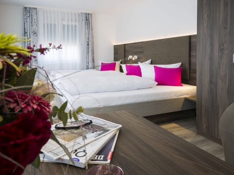 Quad Room | Hypo-allergenic bedding, in-room safe, free WiFi, bed sheets