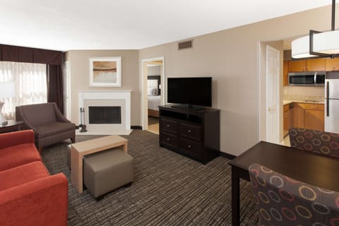 Suite, 1 Bedroom, Fireplace (2 Queen Beds, 1 Sofa Bed) | Egyptian cotton sheets, premium bedding, down comforters