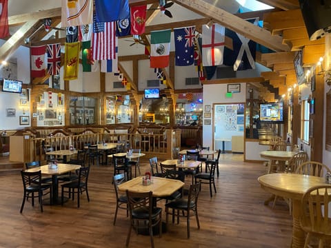 2 restaurants; breakfast, lunch, dinner, and brunch served