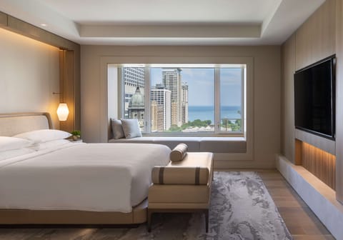 Suite (LAKE MICHIGAN SUITE) | Premium bedding, down comforters, pillowtop beds, minibar