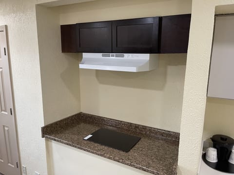 Suite, 1 King Bed, Non Smoking (Efficiency) | Private kitchen | Fridge, microwave, coffee/tea maker