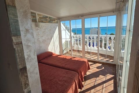 Deluxe Double Room | Soundproofing, cribs/infant beds, bed sheets