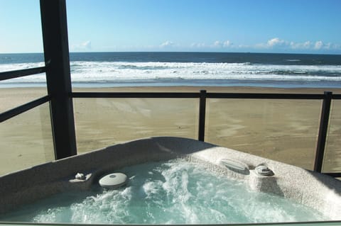 Romantic Suite, Hot Tub, Oceanfront (Accessed via Stairs) | View from room