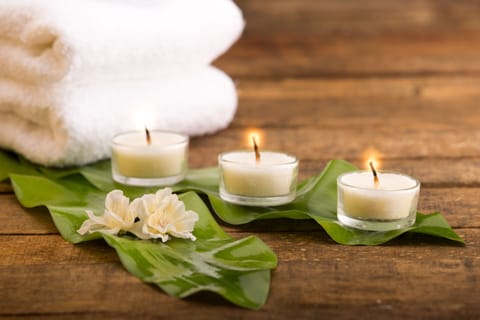 Body treatments, hydrotherapy, aromatherapy, hot stone massages