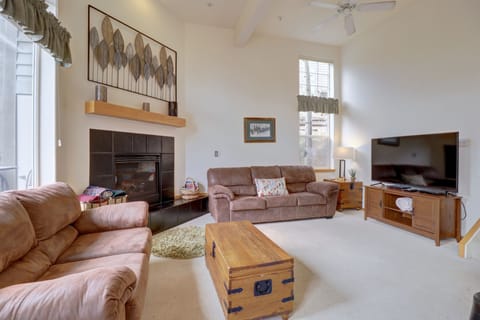 Condo, 2 Bedrooms | Living area | TV, DVD player, table tennis