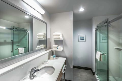 Room, 2 Queen Beds, Accessible (Hearing) | Bathroom shower