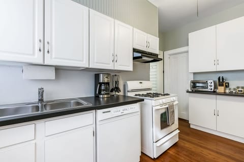 Kitchen is equipped with all the basics you could want