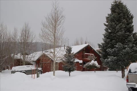 Your Mountain Retreat Awaits!