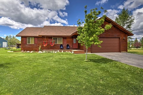 Impeccably, well-maintained home with plenty of choices for outdoor lounging!!