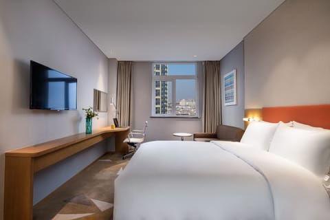 Premium bedding, in-room safe, desk, blackout drapes