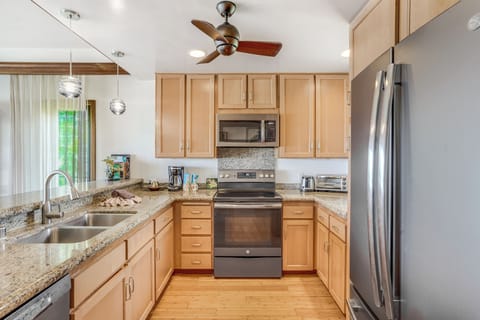 Fully Furnished Kitchen.