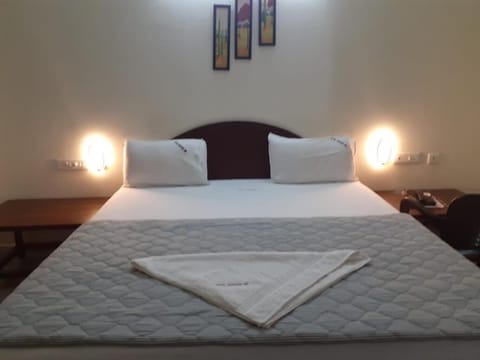 Desk, rollaway beds (surcharge), WiFi (free)