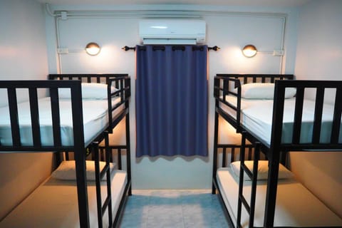 Mixed Dorm | Free WiFi