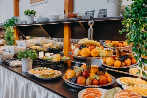 Daily buffet breakfast for a fee