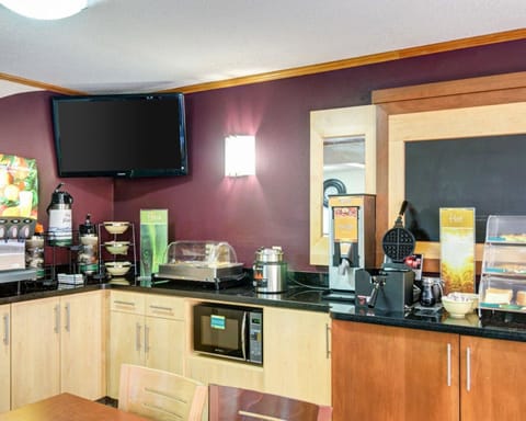 Free daily self-serve breakfast