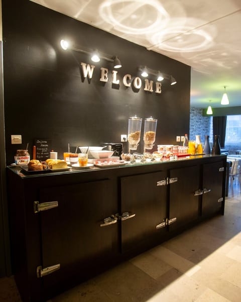Daily buffet breakfast for a fee