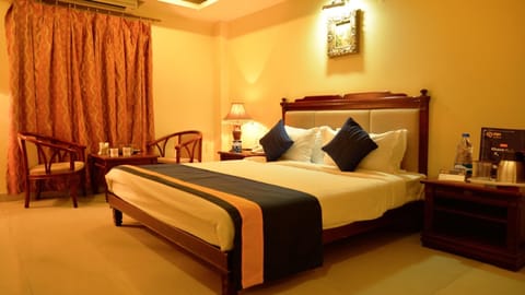1 bedroom, premium bedding, minibar, desk
