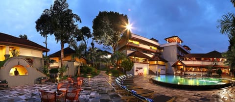 3 indoor pools, outdoor pool