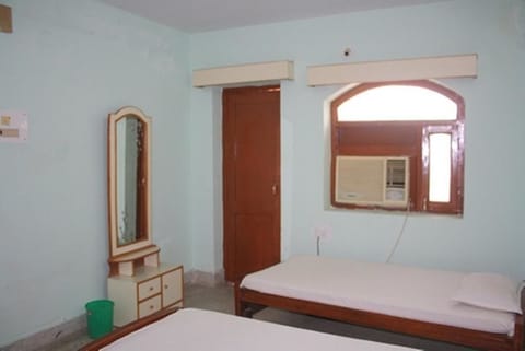 Standard Double room with AC | Rollaway beds (surcharge), WiFi (free)